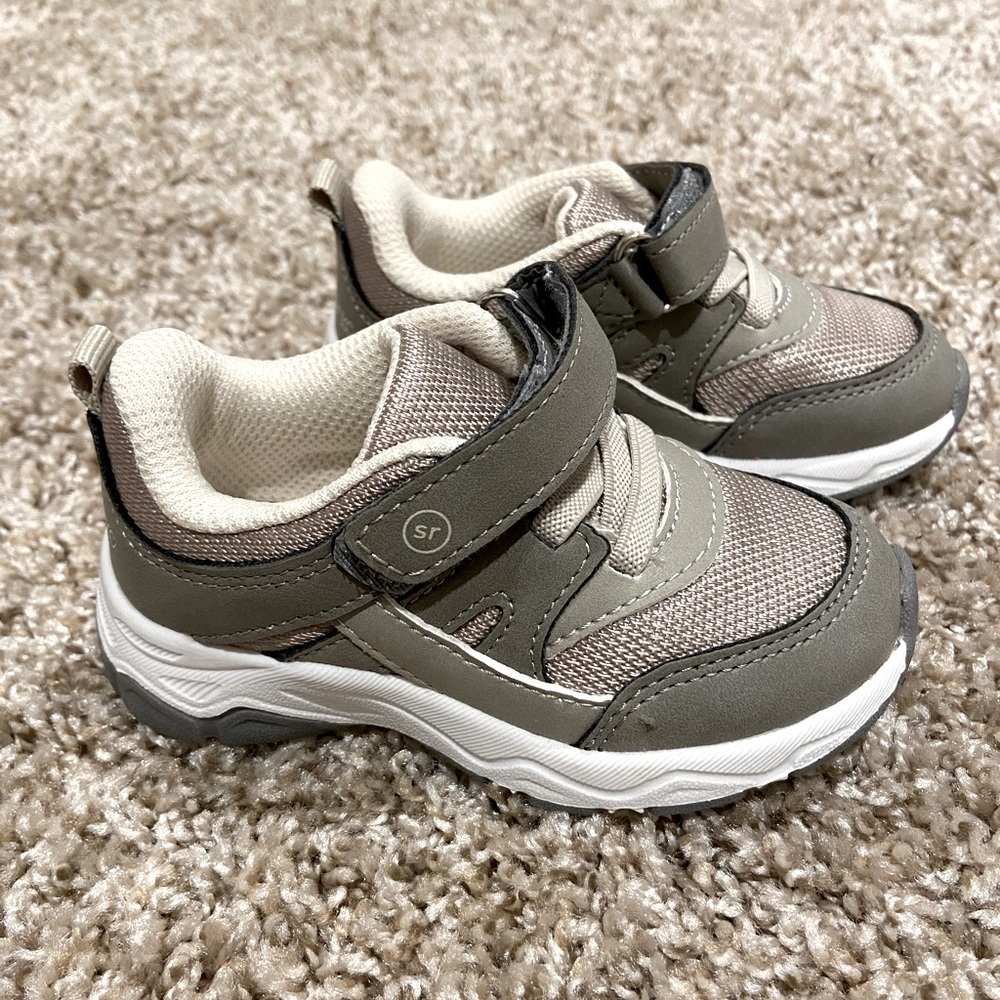 BRAND NEW Stride Rite 360 Toddler Shoes in Gray and Cream